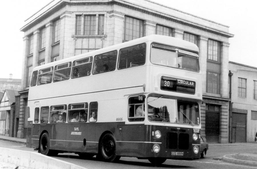  Bristol VRT/SL2/SL6G MCW (H43/33F) 1975 года  (фото 2 из 2)